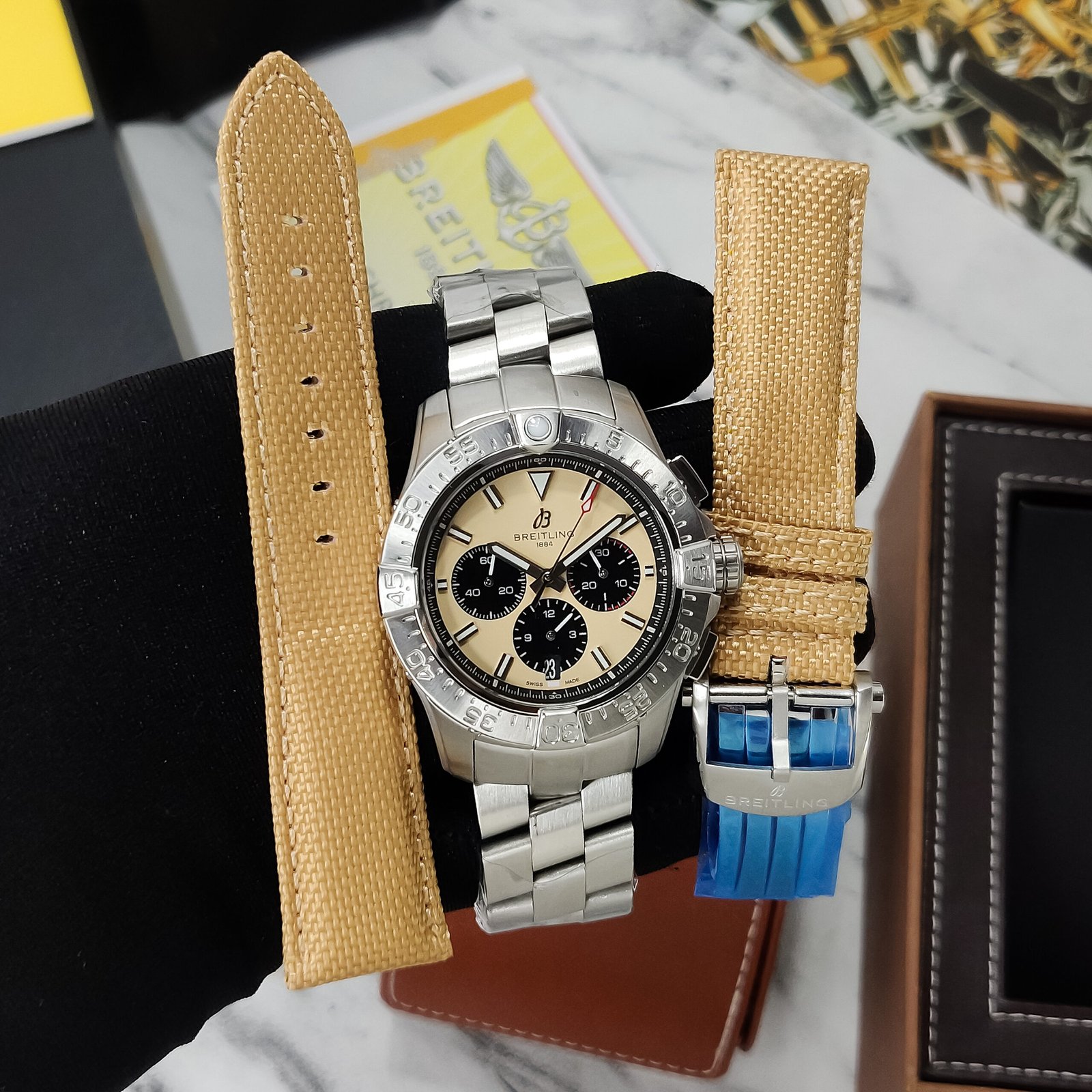 Breitling Avenger B01 Chronograph 44 AB0147101A1A1
